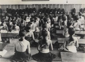裸で乾布摩擦小学校 